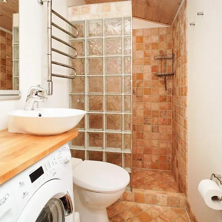 8 Person In Rodby-by Traum